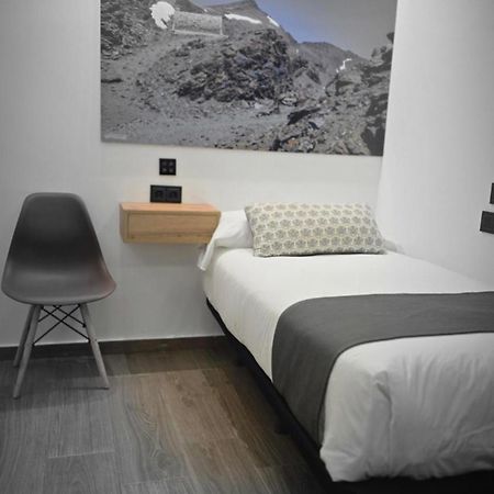 El Refugio Hotell Pinos Genil Exteriör bild