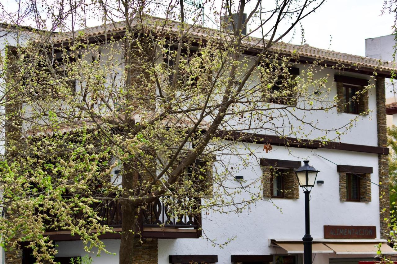 El Refugio Hotell Pinos Genil Exteriör bild